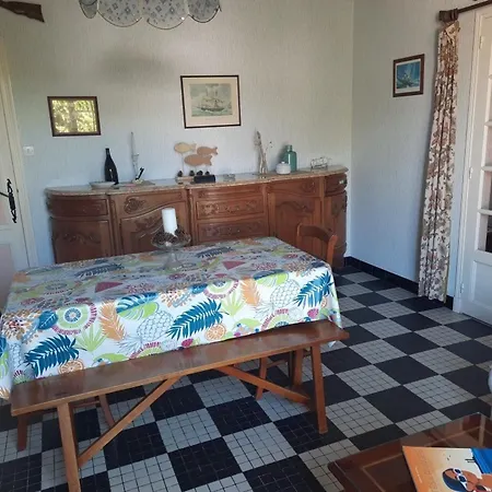 Maison à Barbâtre, 200 M De La Plage, 4/6 Pers, Parking - Fr-1-823-93 Barbâtre